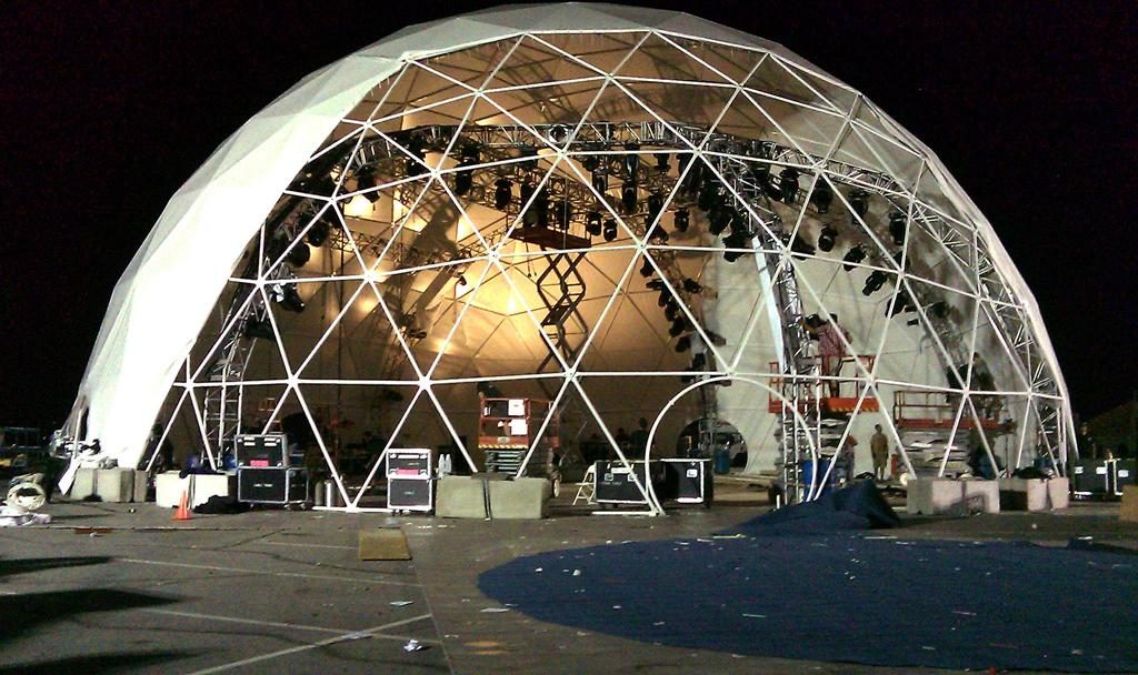 Cobertura geodésica de grande porte para feira e exposição